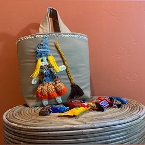 The perfect handbag for Halloween, Trick or Treat bags, Candies bag.